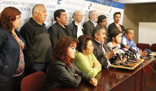 Docentes exigen respuesta a la agenda corta en Chile