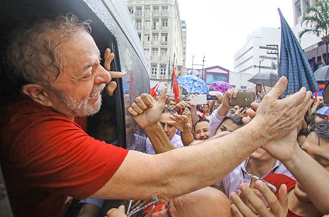 Afiliadas a la Internacional de la Educación América Latina rechazan encarcelamiento de Lula