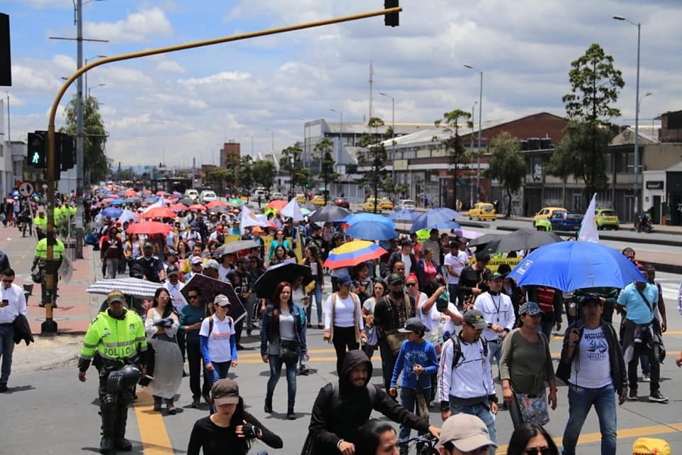 Colombia: Paro Nacional del Magisterio tomó las ciudades en paz y por la paz 