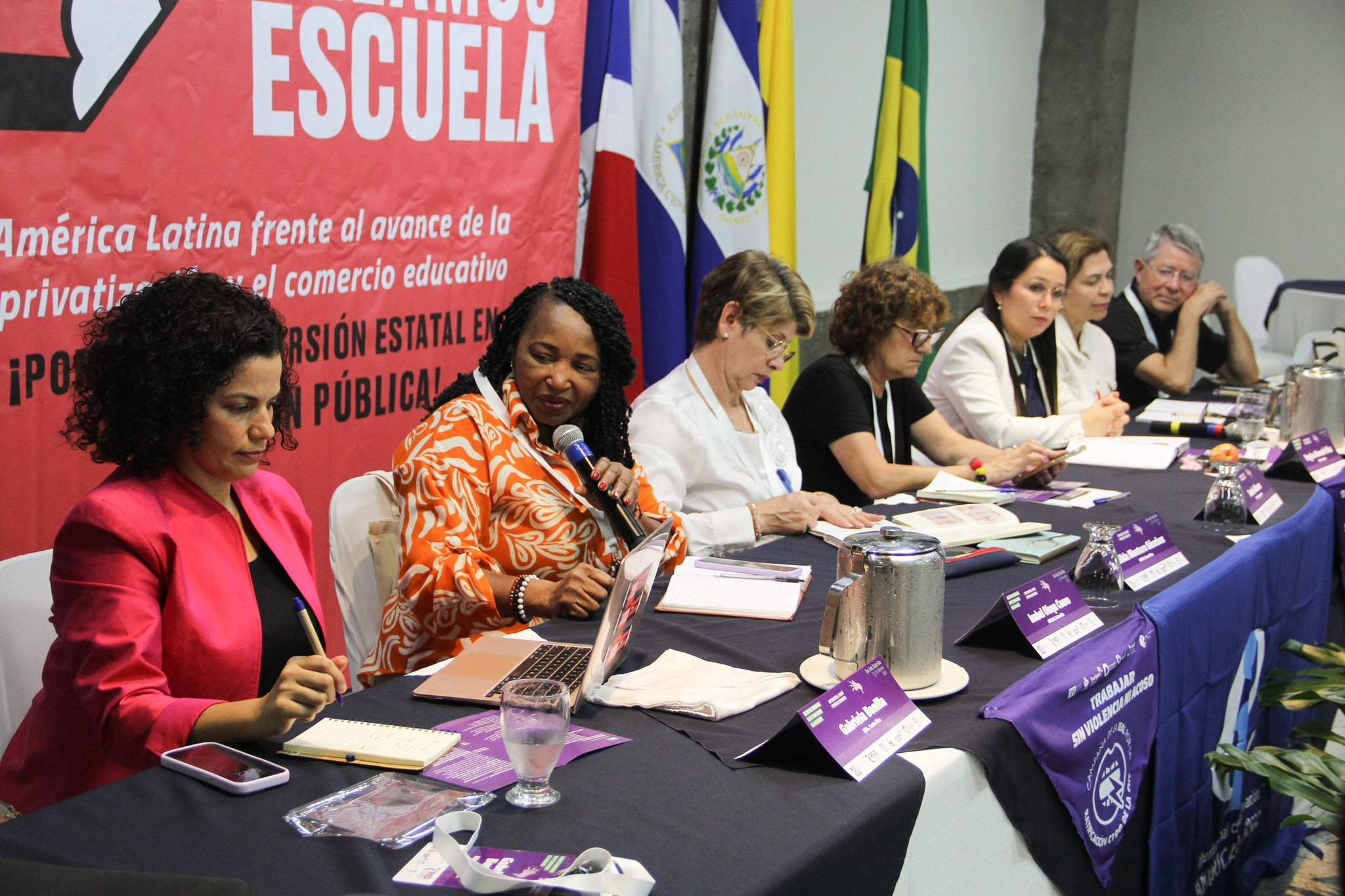 RED de Trabajadoras dialoga sobre la situación de las mujeres en el sector de la educación