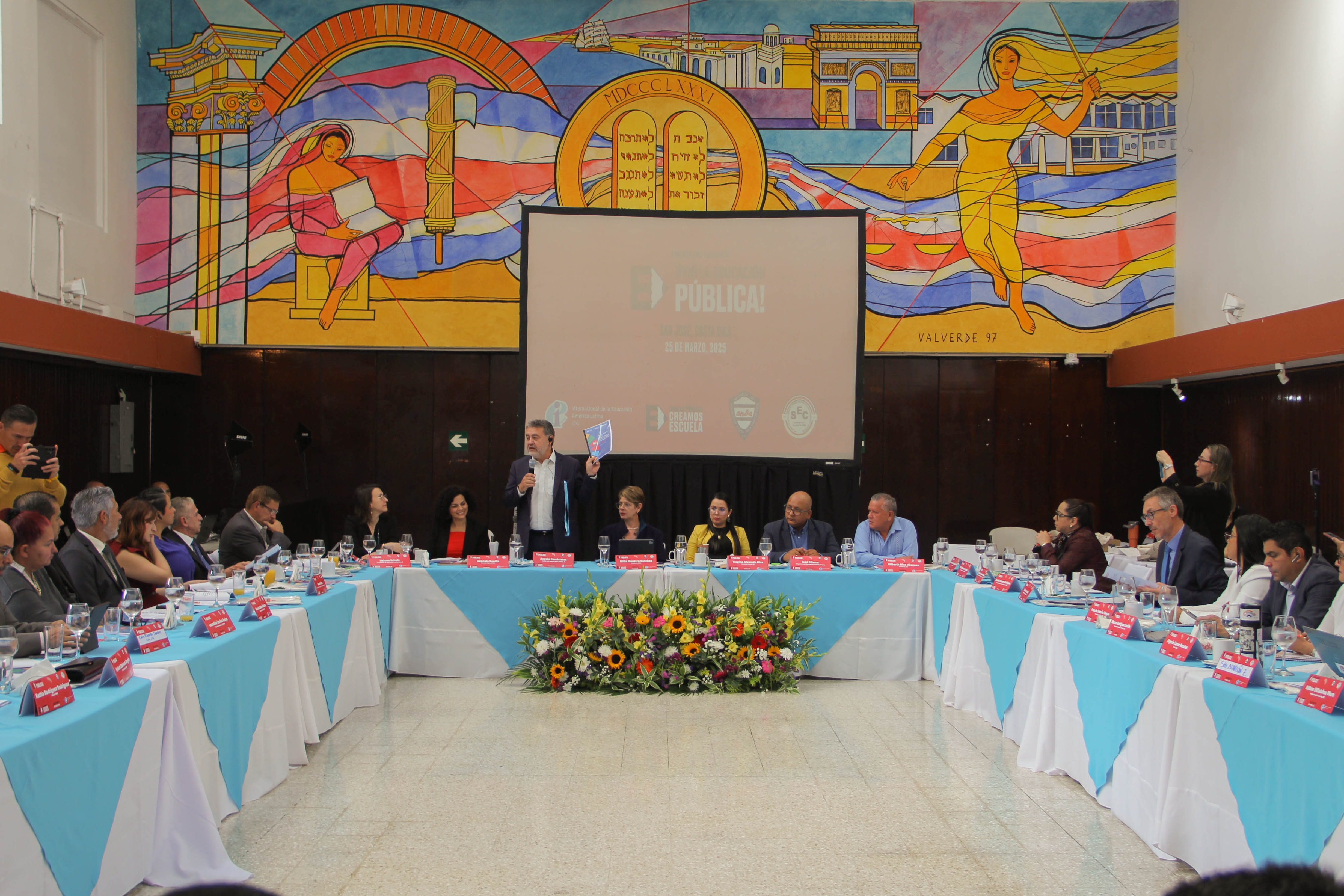 Costa Rica se une al llamado internacional por la defensa de la educación pública