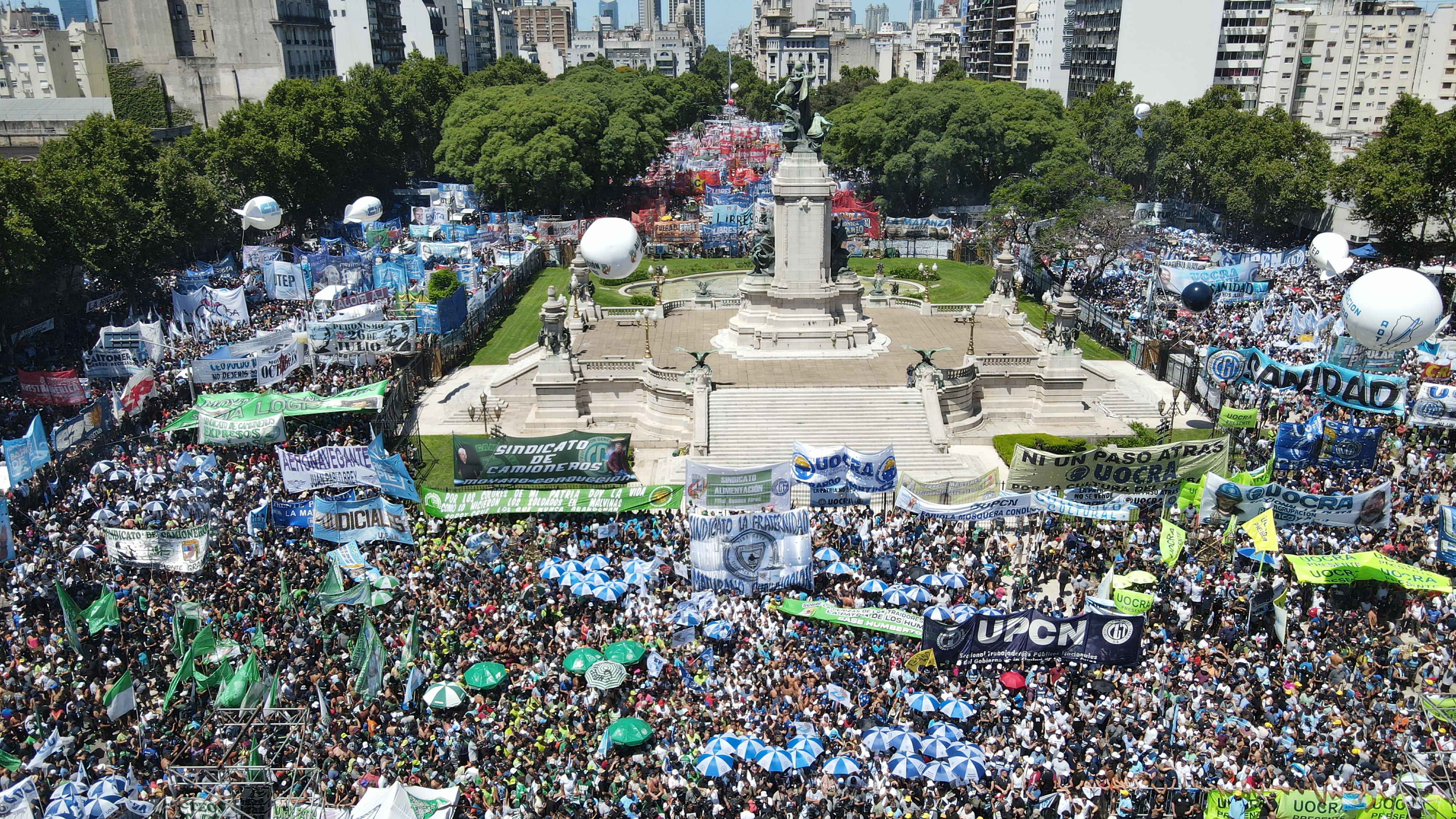 Sindicatos argentinos toman las calles en defensa de la democracia 