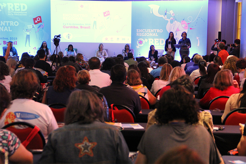 Trabajadoras de la Educación de América Latina dialogan en Curitiba, Brasil
