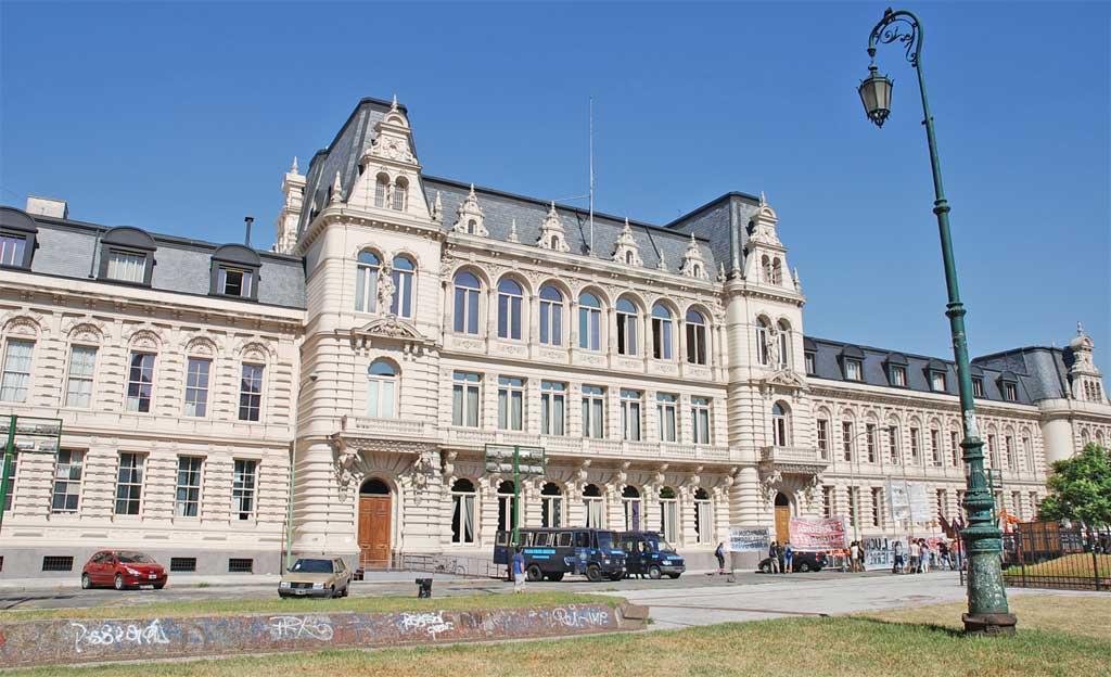 En el Ministerio de Educación de Argentina: “Es necesario discutir salarios”