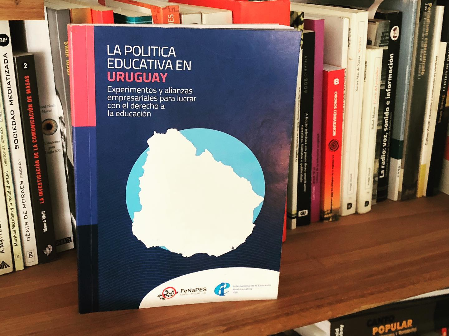 Uruguay: Fenapes da inicio a su Congreso con presentación de libro sobre comercio educativo  