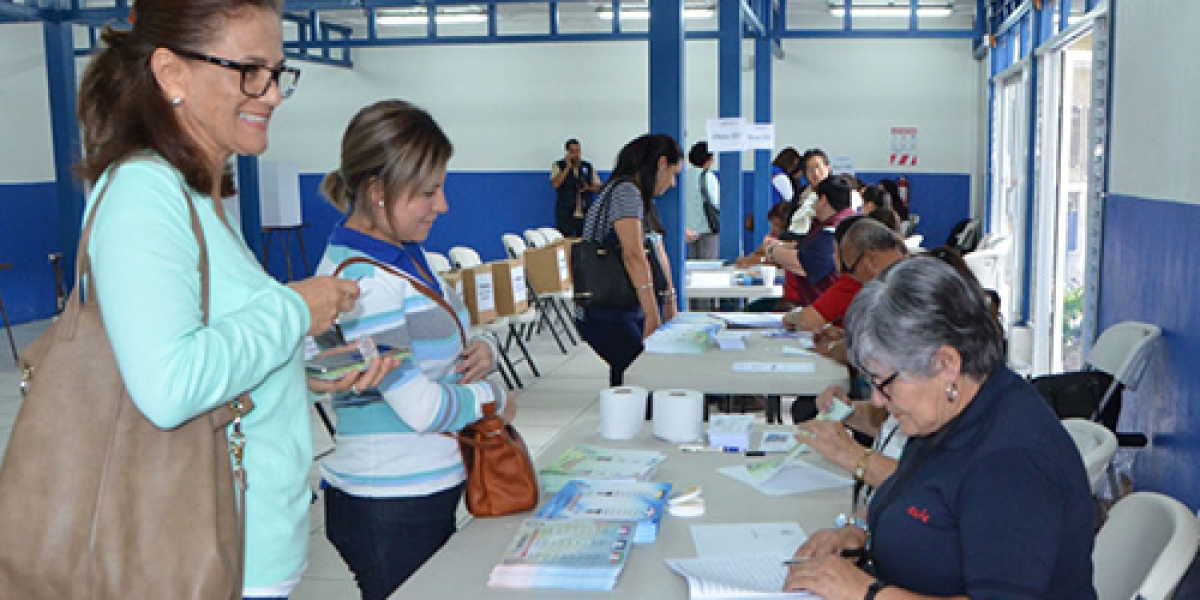 Votantes de ANDE acuden a las urnas para elegir a su directorio
