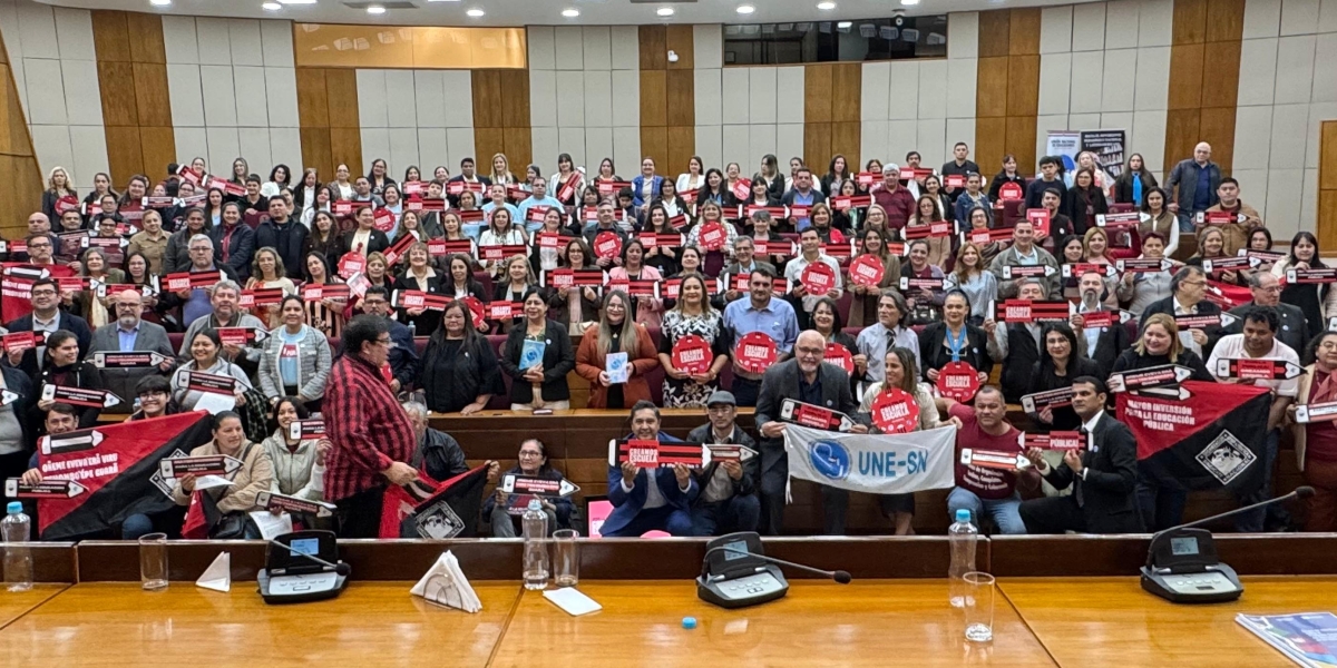 Presentación Por la Pública Paraguay